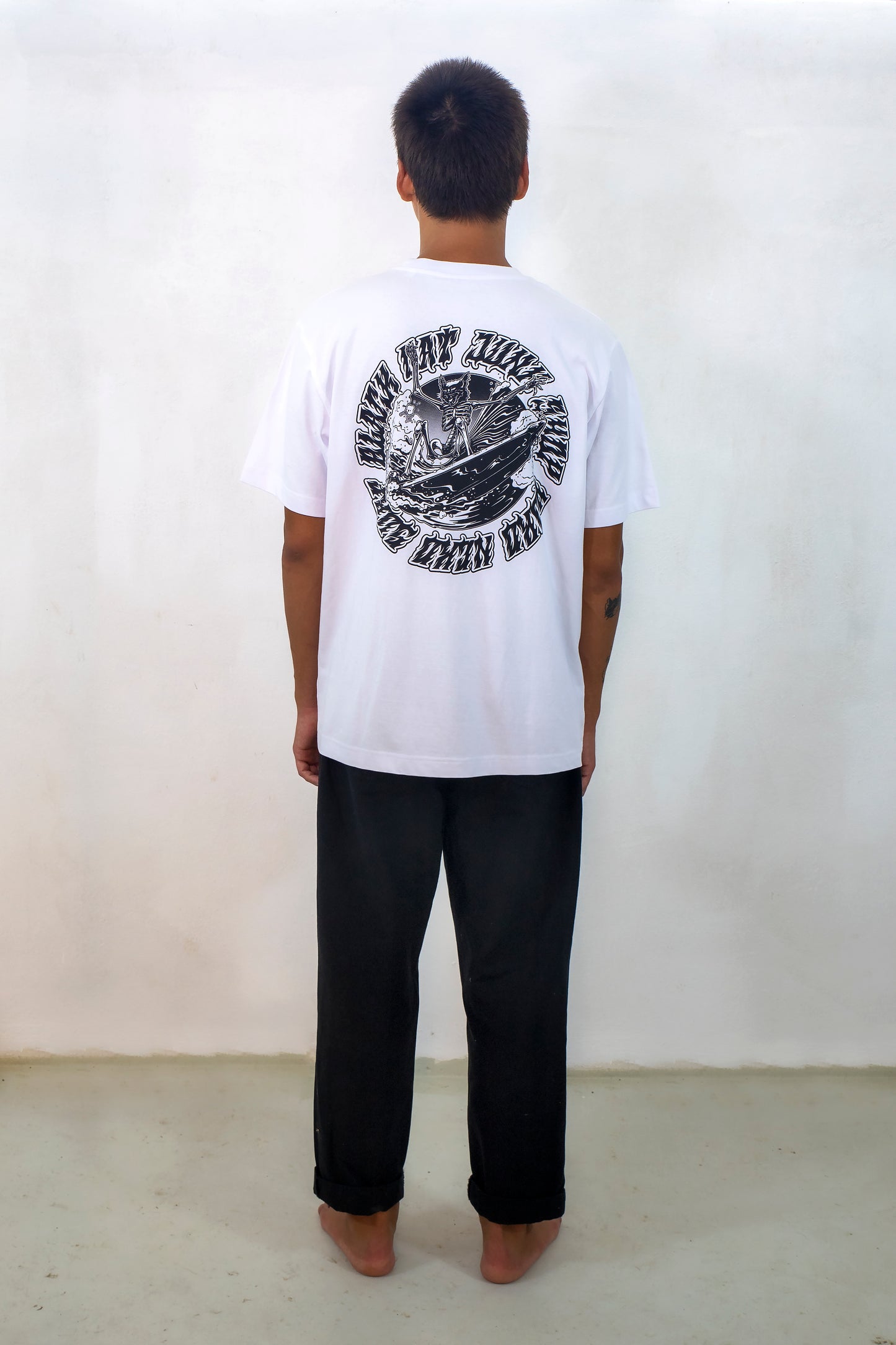 Black Cat Surf White